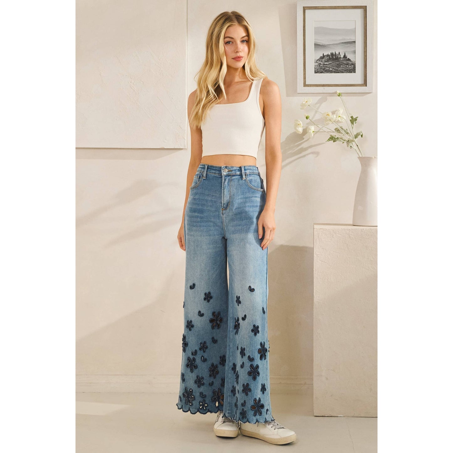 WASHED FLOWER CUTOUTS DENIM PANTS