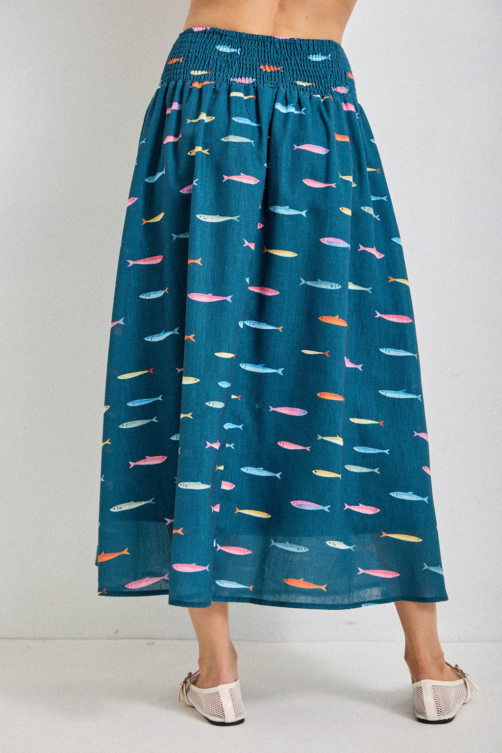 FISH PRINT SMOCKED BACK WAIST MIDI SKIRT