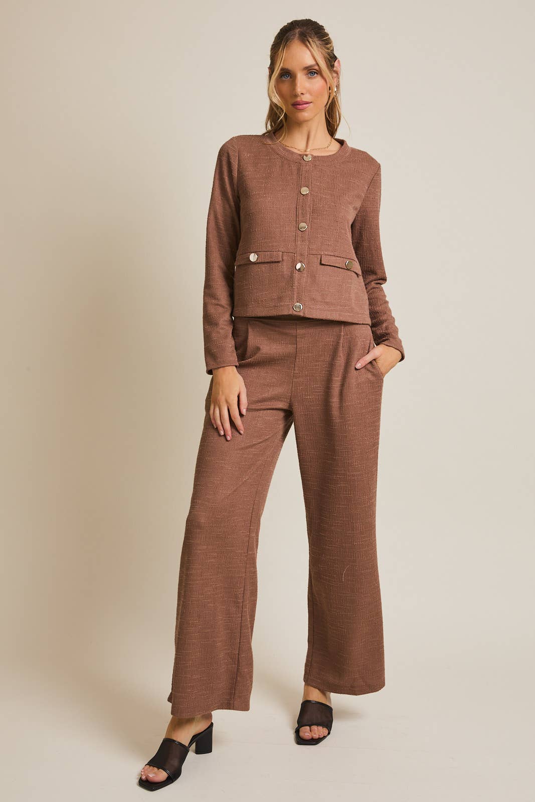ROUND NECK LONG SLEEVE BUTTON UP TOP