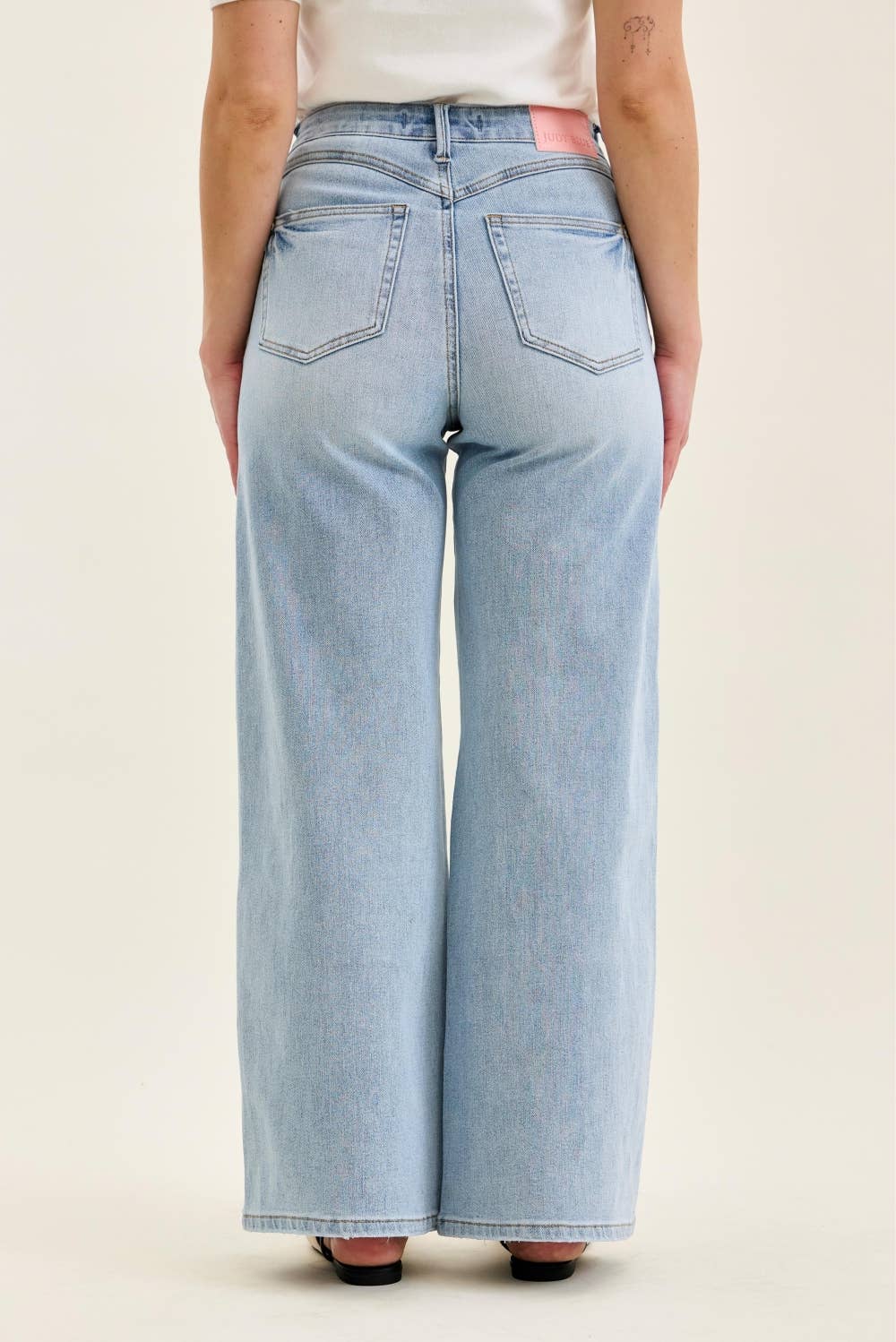 HW Petite T.C. Retro Wide w/ Curve Coin Pkt