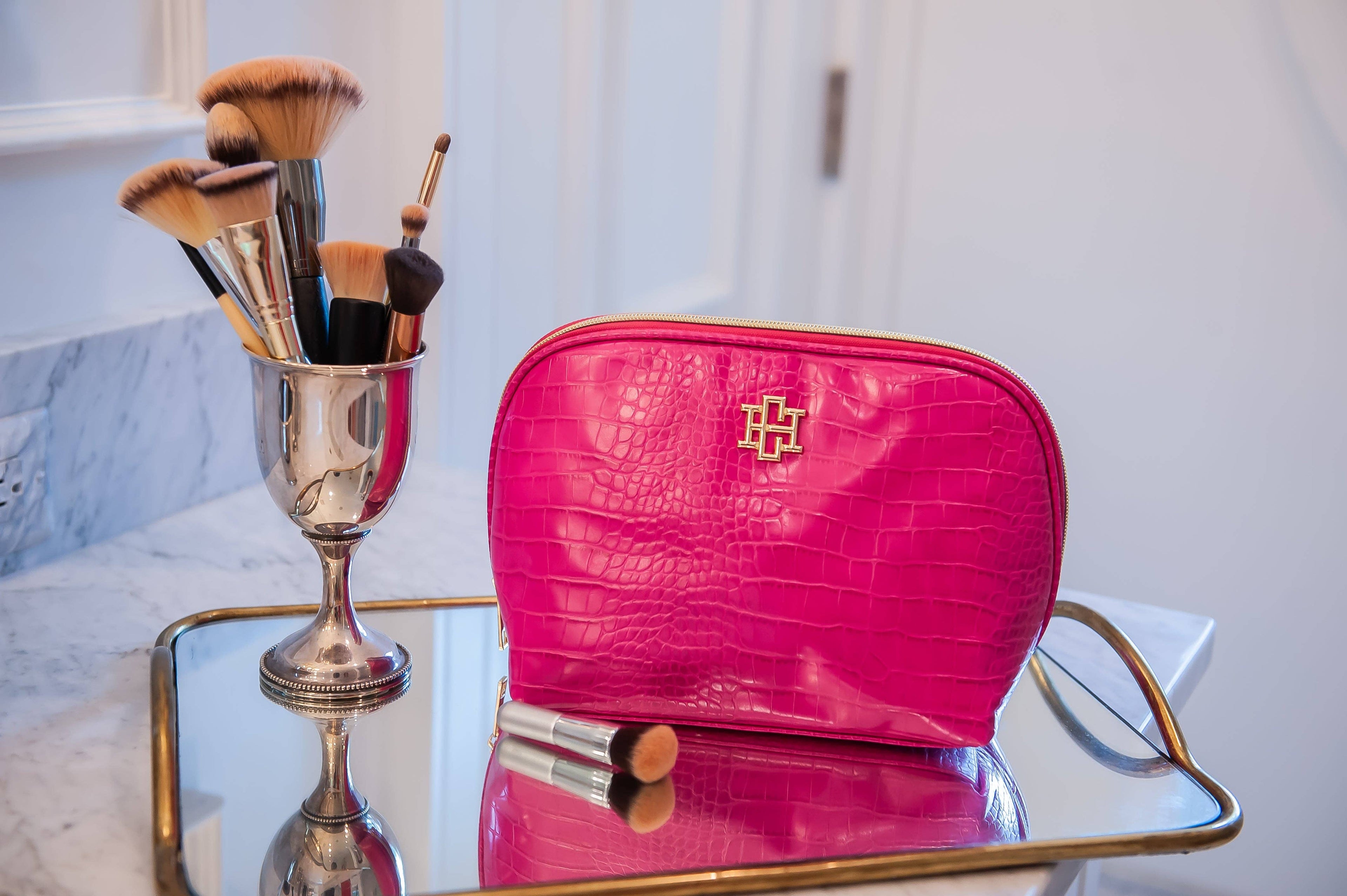 Capri Large Pouch Hot Pink