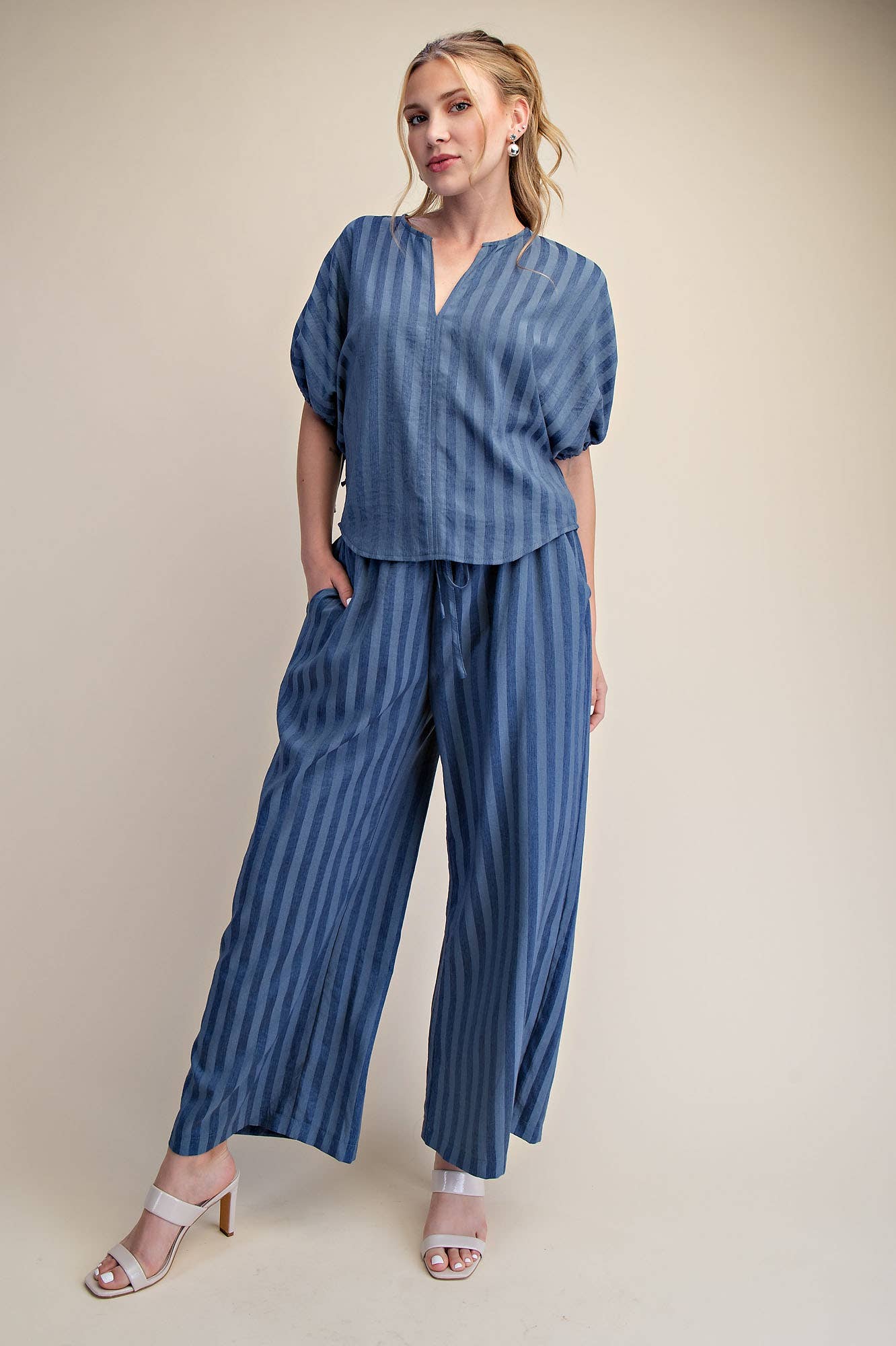 V-Neckline Adjustable Tie Puff Sleeves Top