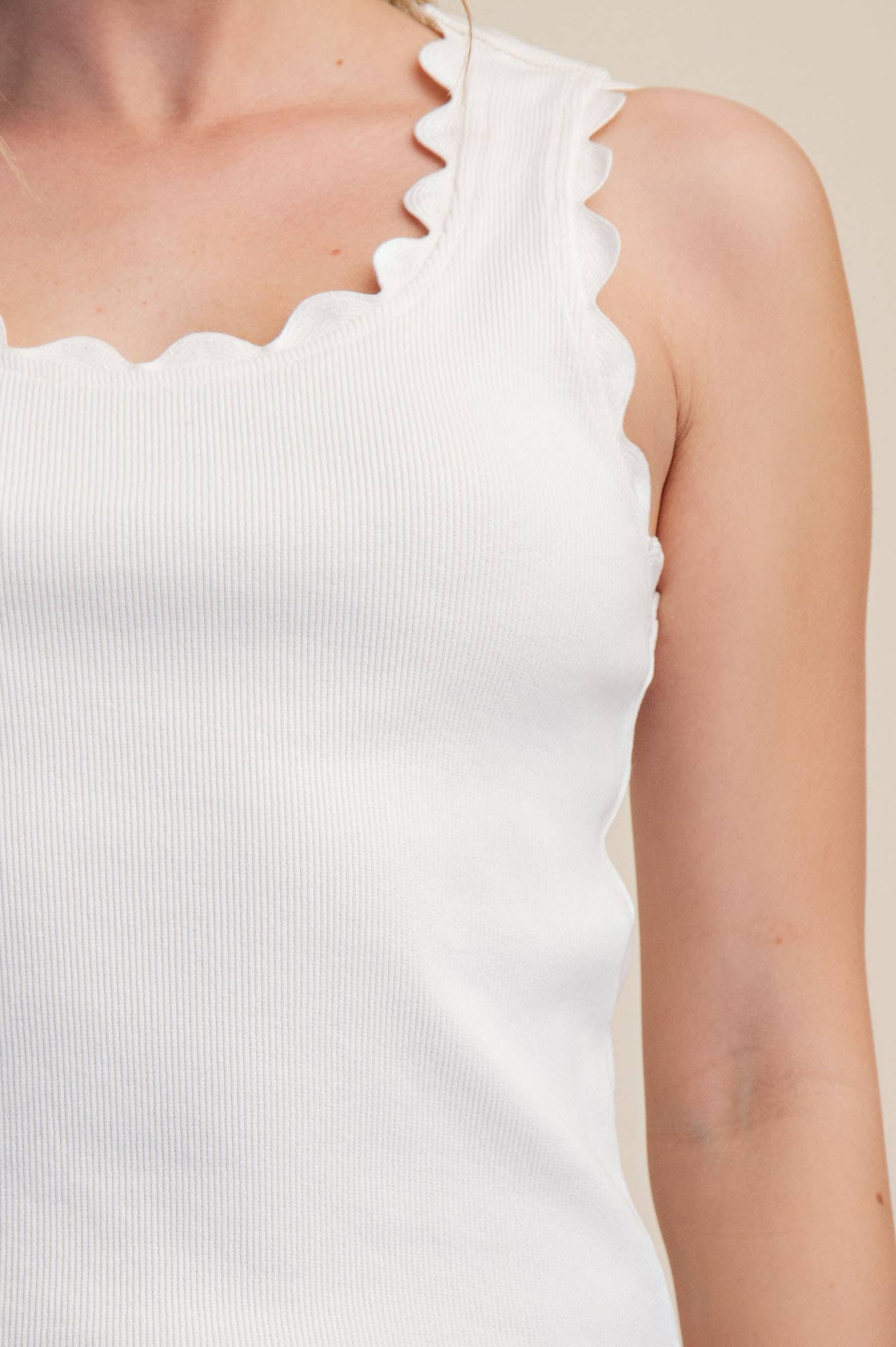 Scallop Wave Shape Scoop Neck Sleeveless Everyday Knit