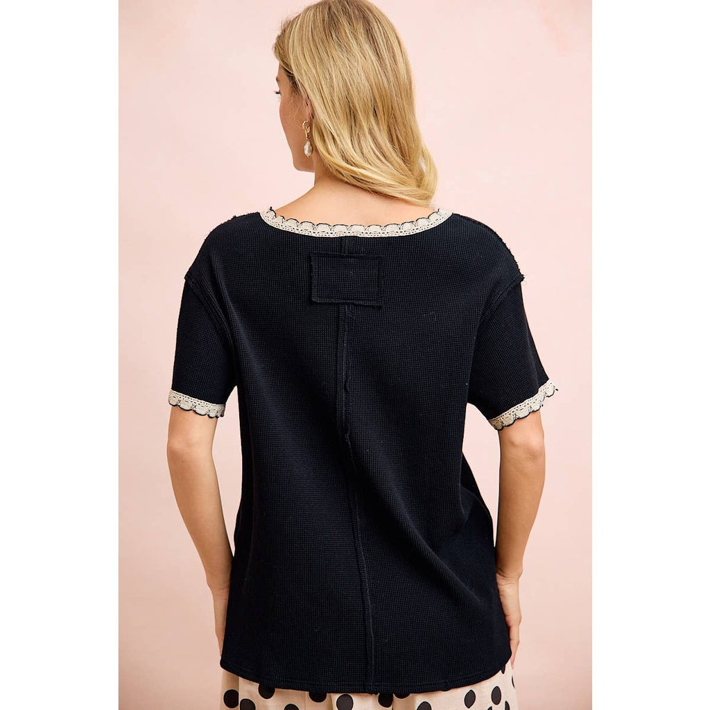 THERMAL KNIT V NECK SHORT SLEEVES TOP WITH CROCHET TRIM