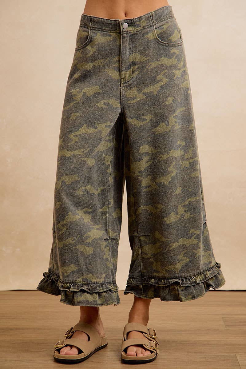 CAMOUFLAGE DENIM RUFFLED HEM MID RISE BLOOMER PANTS
