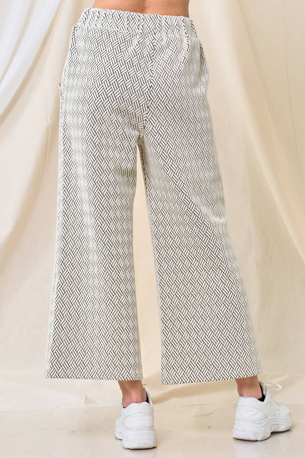 Textured Cropped Wide Pants