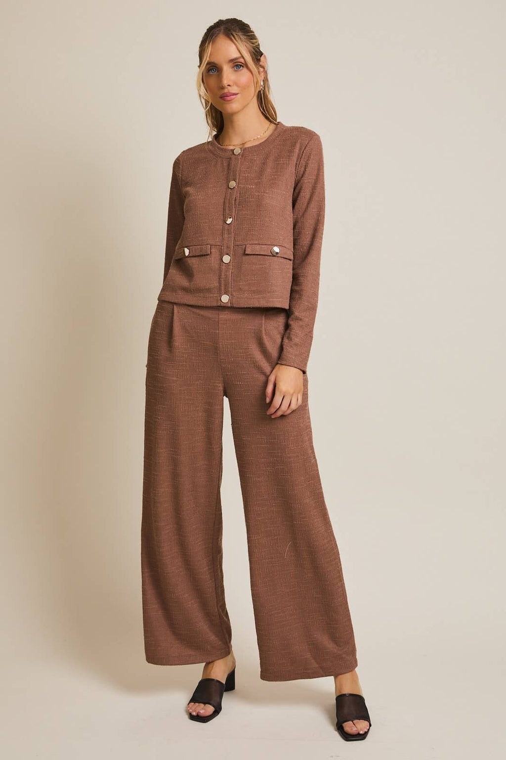 ROUND NECK LONG SLEEVE BUTTON UP TOP