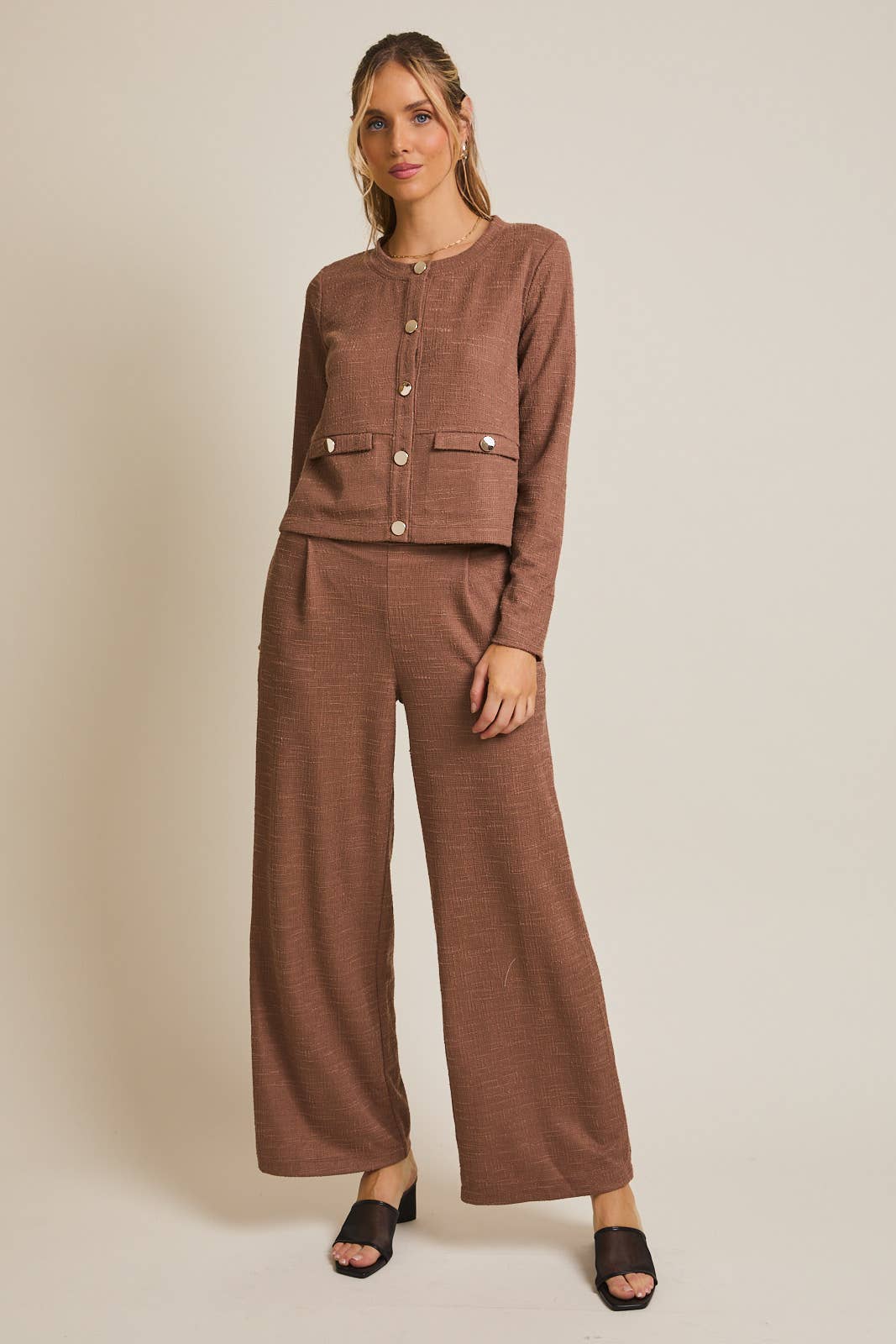 ROUND NECK LONG SLEEVE BUTTON UP TOP