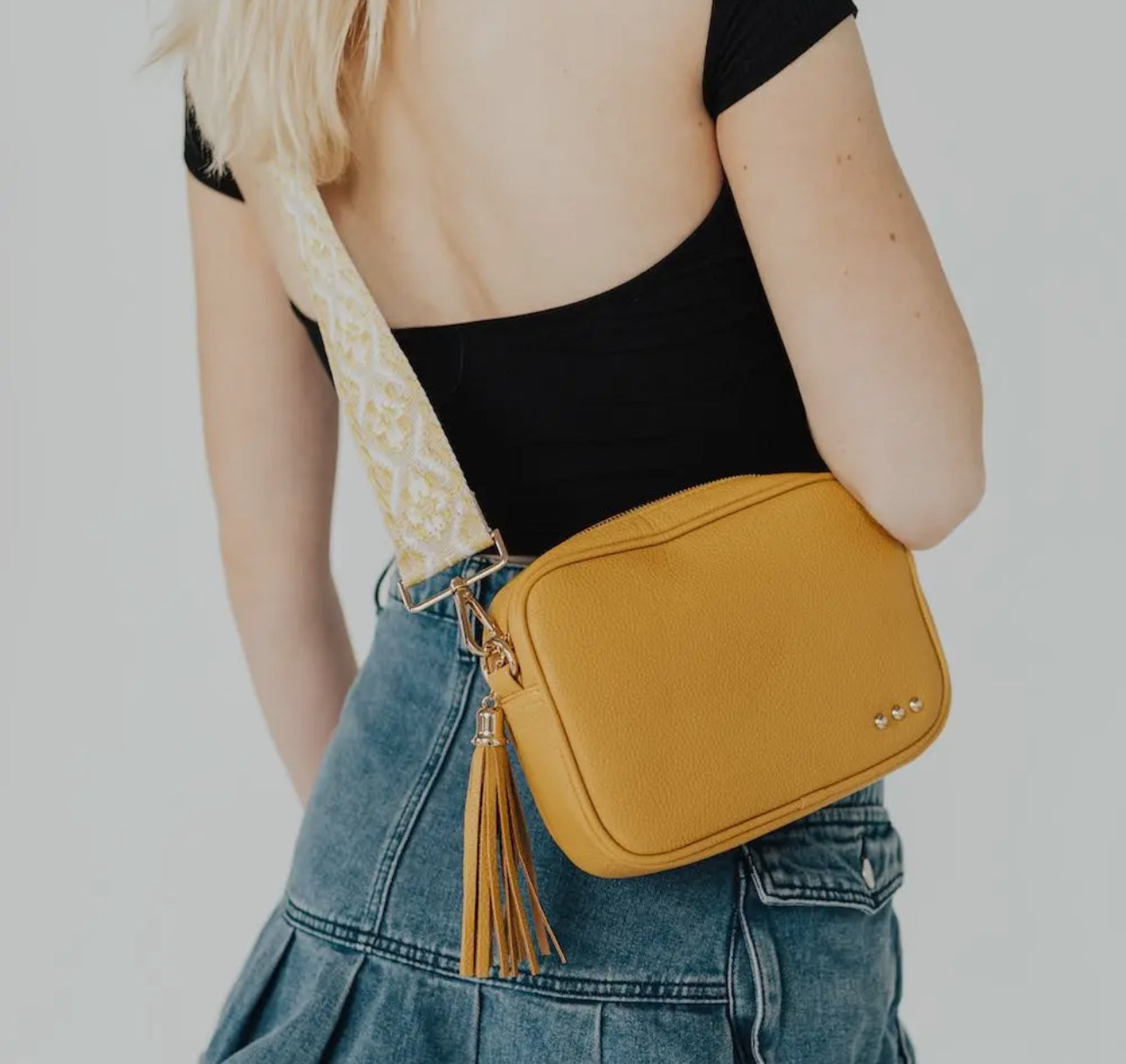 Pretty Simple Camera Crossbody