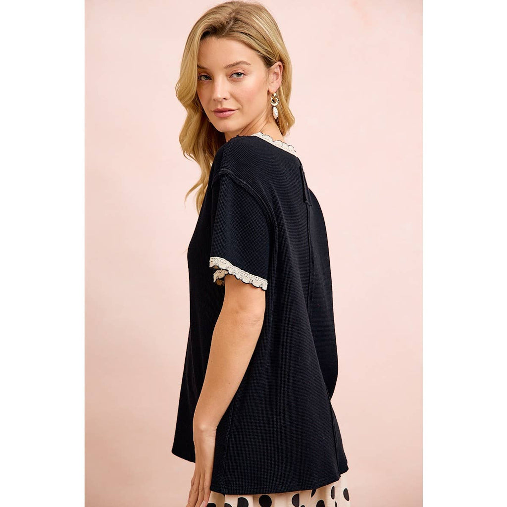 THERMAL KNIT V NECK SHORT SLEEVES TOP WITH CROCHET TRIM