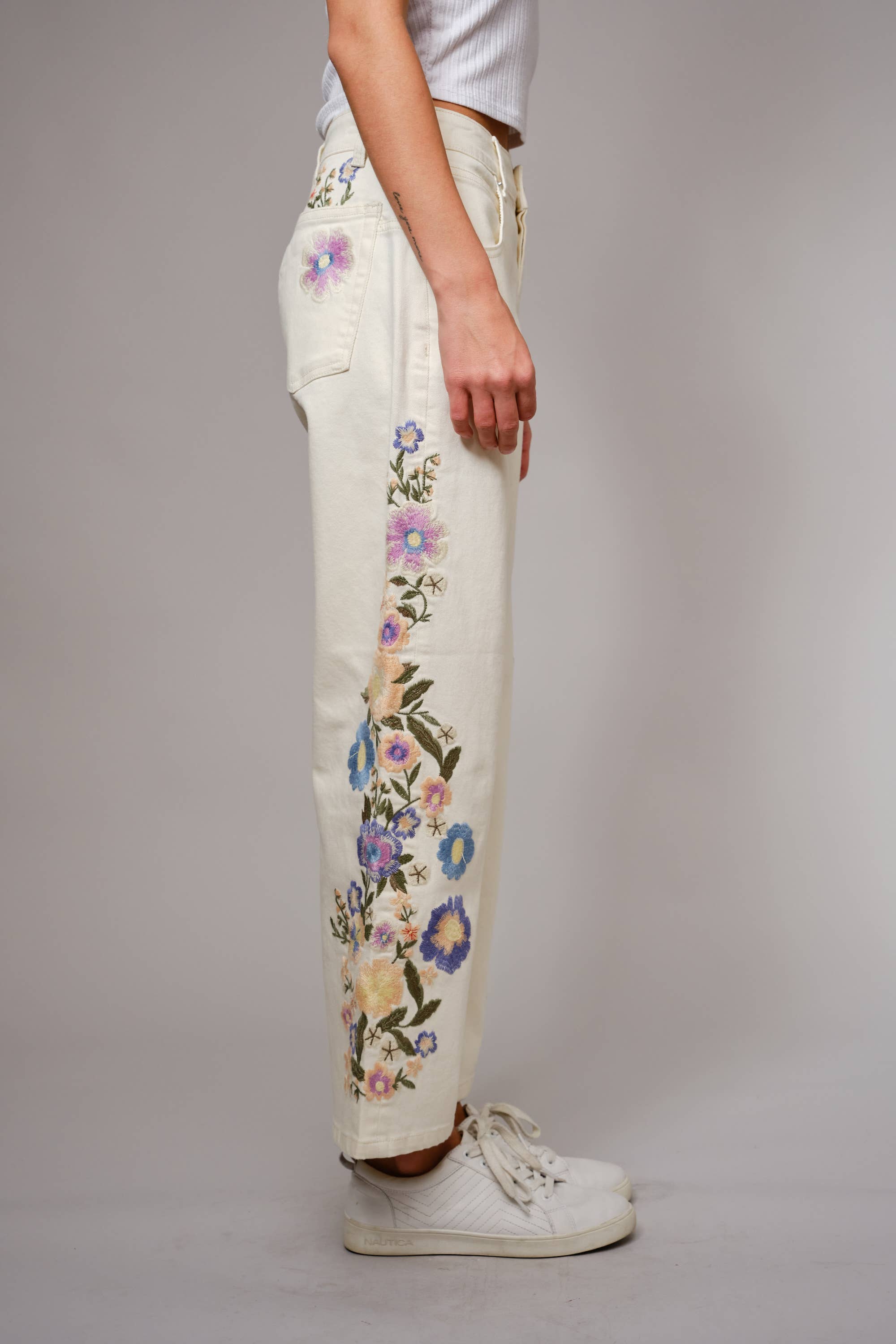 Mid- Rise Relaxed Style Embroidered White Jean