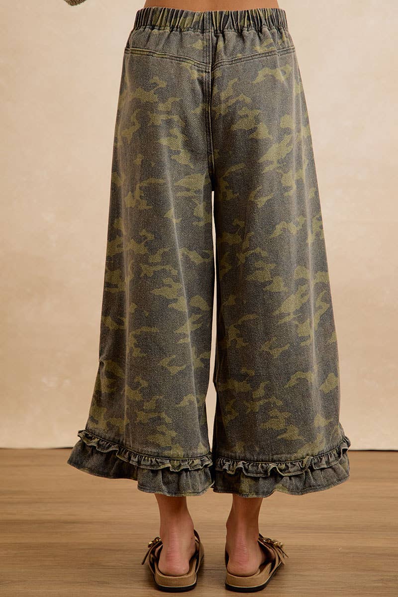 CAMOUFLAGE DENIM RUFFLED HEM MID RISE BLOOMER PANTS