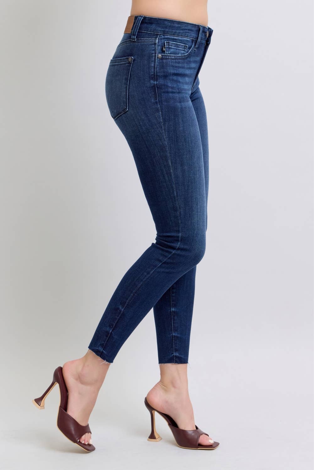 Mid Rise Skinny with raw hem