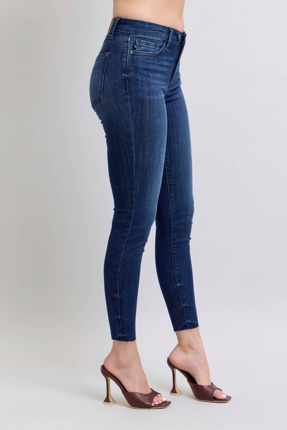 Mid Rise Skinny with raw hem