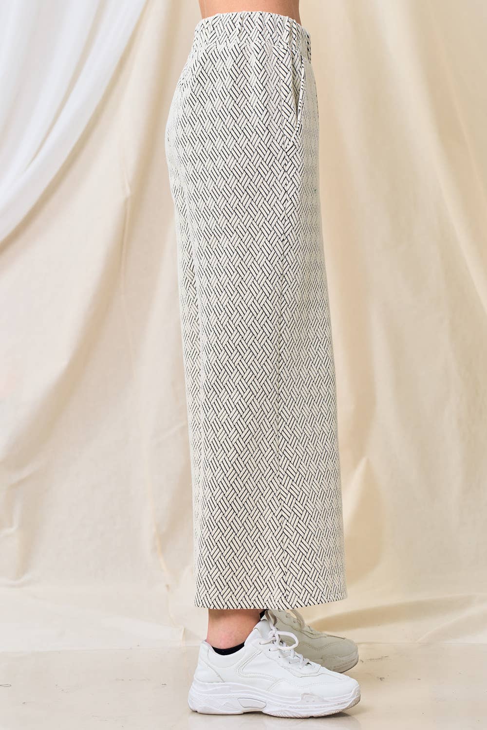 Textured Cropped Wide Pants