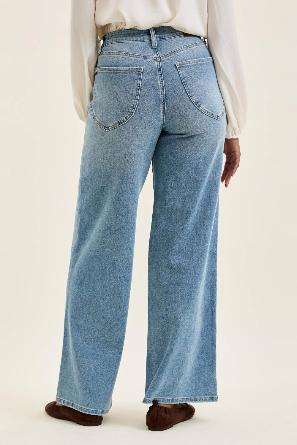 HW ANGELINA Column w/ Harness Trim MD Crisp Blue