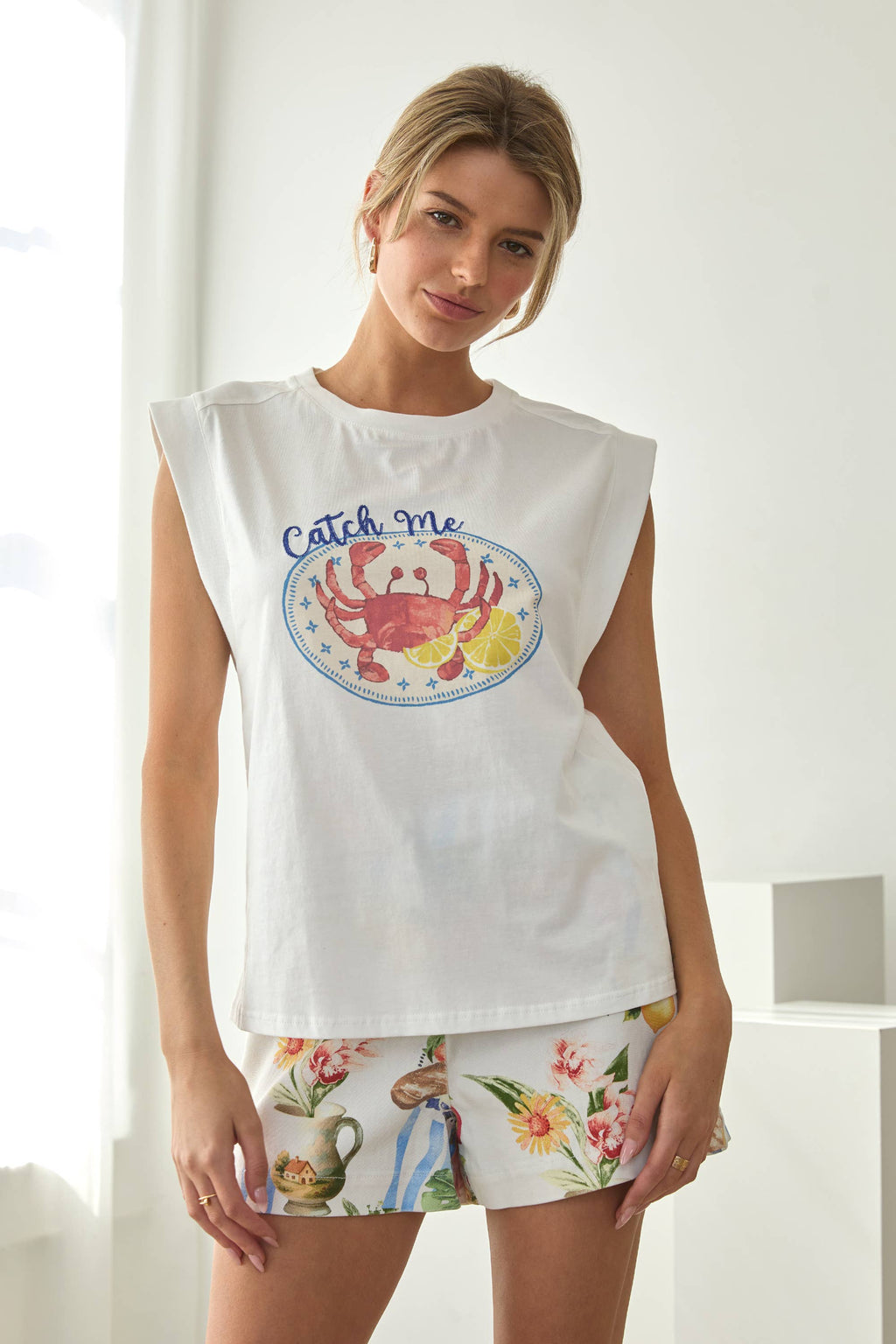 Catch Me Crab Graphic Sleeveless Tee