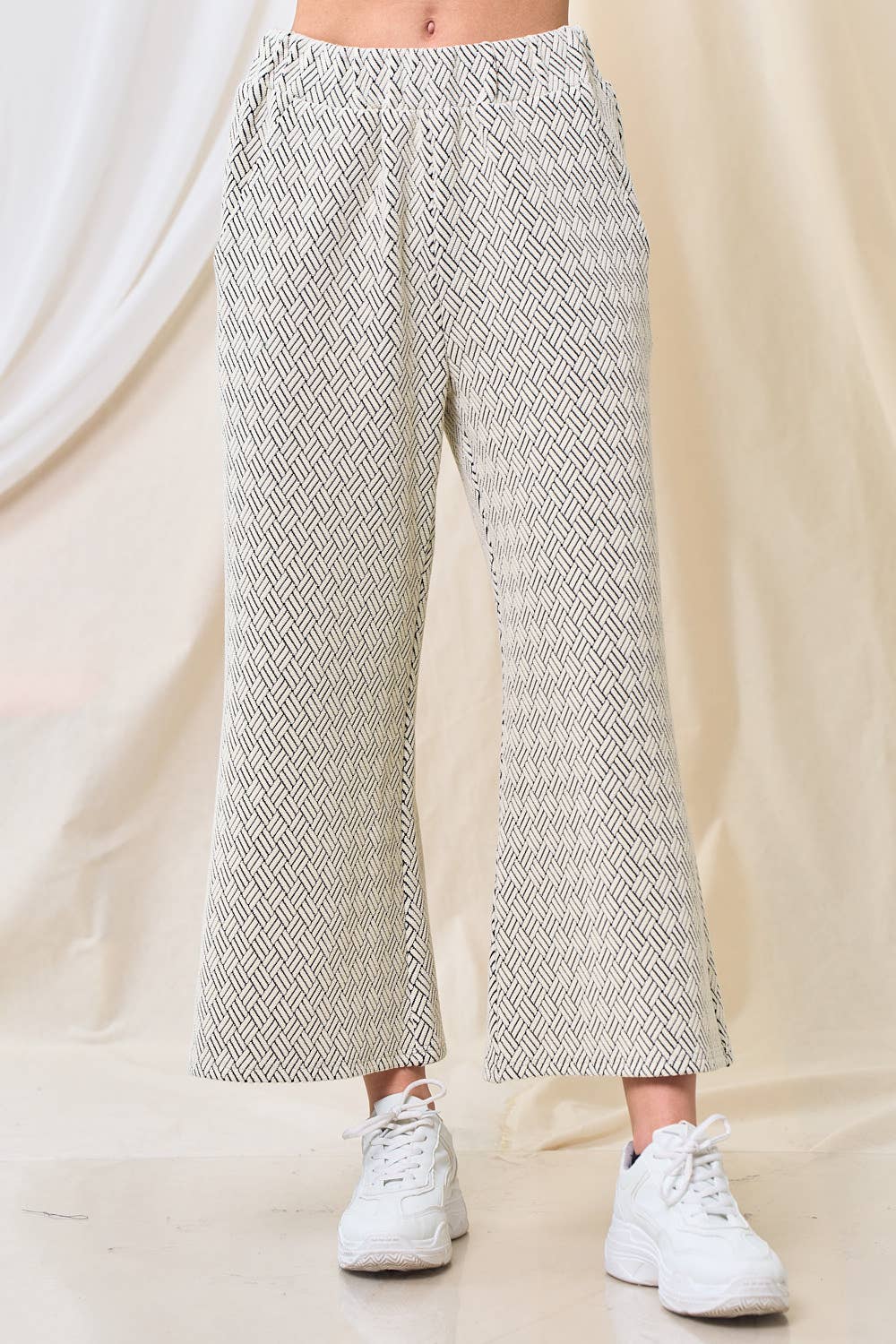 Textured Cropped Wide Pants