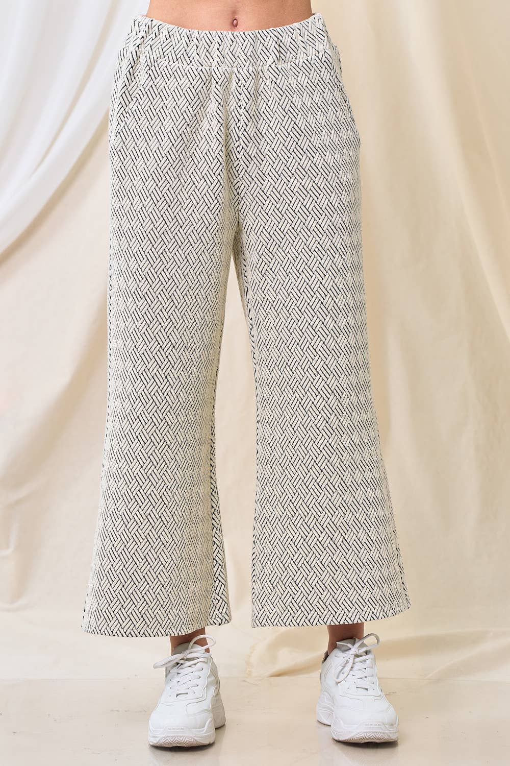 Textured Cropped Wide Pants