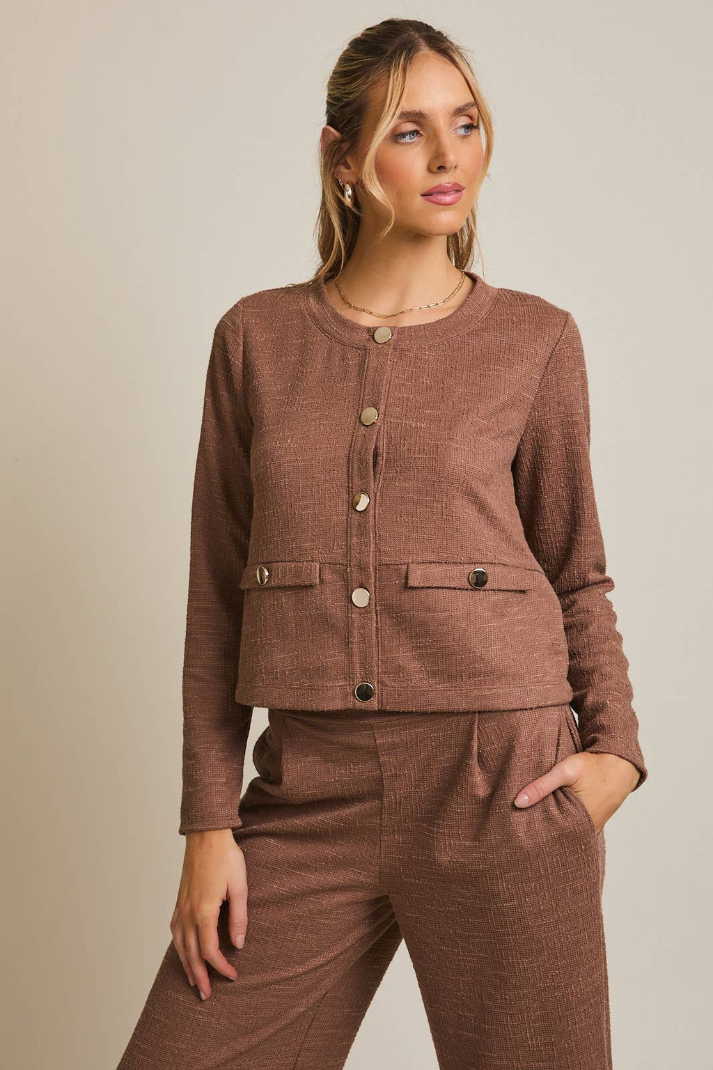 ROUND NECK LONG SLEEVE BUTTON UP TOP